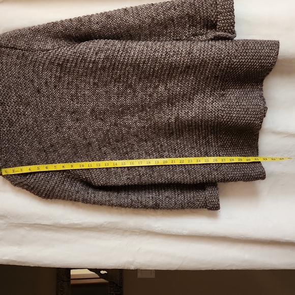 Chunky Knit Sweater / mid length, medium, taupe - Picture 4 of 7